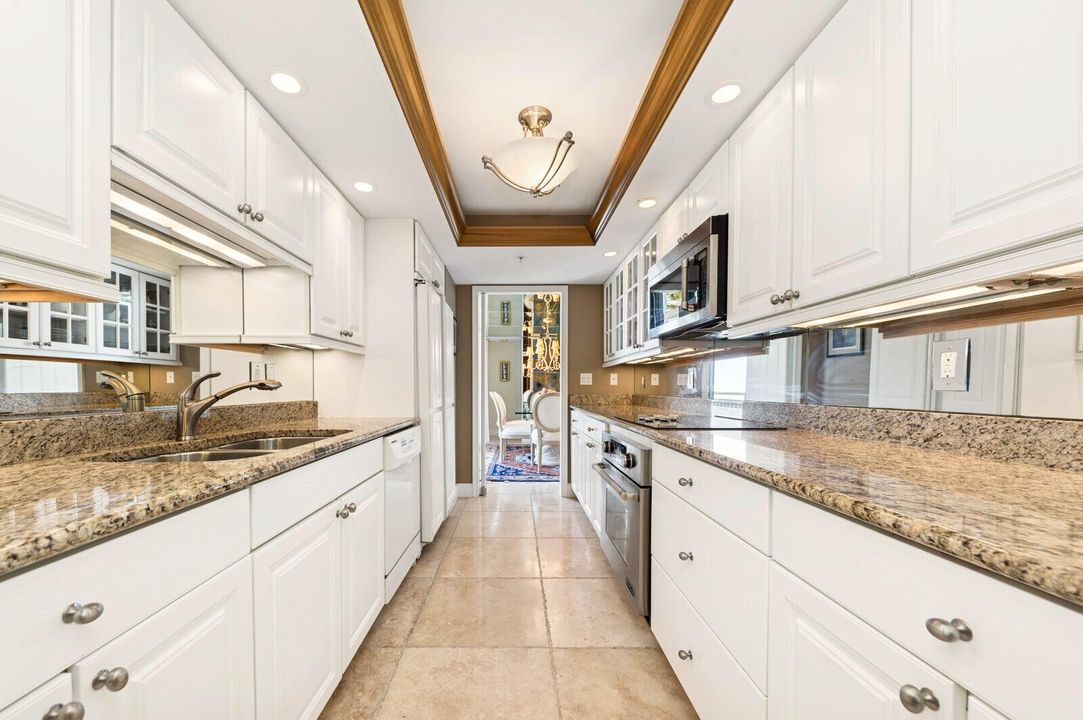 For Sale: $2,100,000 (3 beds, 3 baths, 2589 Square Feet)