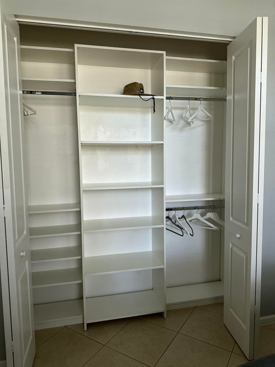 合同活跃: $799,000 (4 贝兹, 3 浴室, 2544 平方英尺)