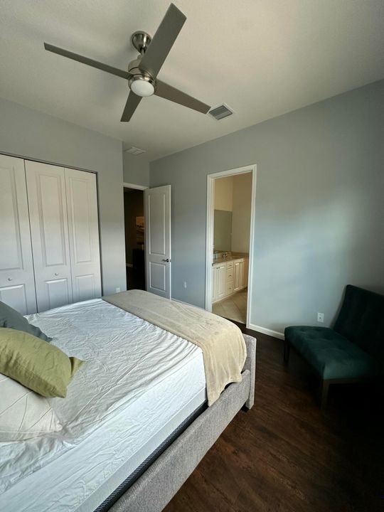 合同活跃: $799,000 (4 贝兹, 3 浴室, 2544 平方英尺)