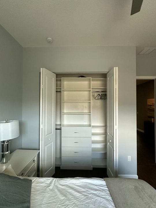 合同活跃: $799,000 (4 贝兹, 3 浴室, 2544 平方英尺)