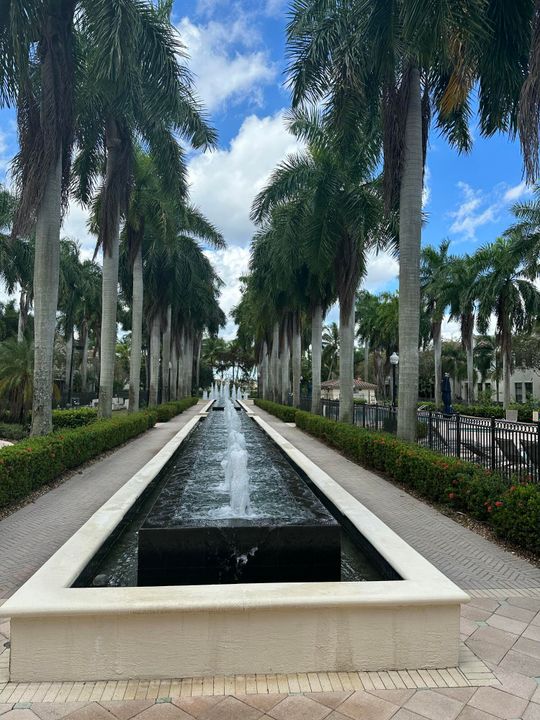 合同活跃: $799,000 (4 贝兹, 3 浴室, 2544 平方英尺)