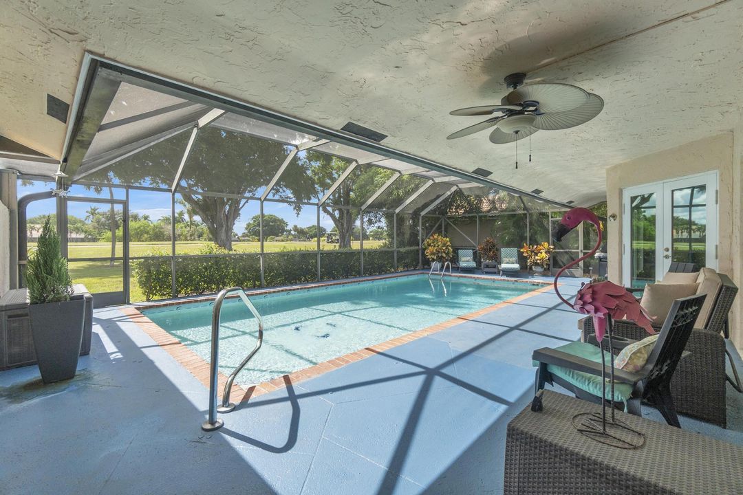 合同活跃: $799,950 (3 贝兹, 3 浴室, 2248 平方英尺)