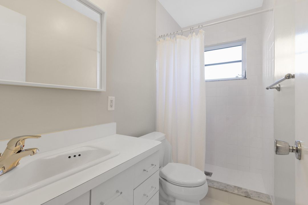 合同活跃: $809,000 (4 贝兹, 3 浴室, 1854 平方英尺)