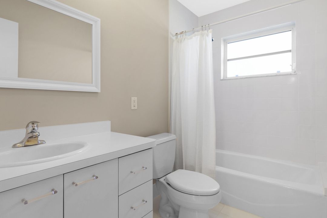 合同活跃: $809,000 (4 贝兹, 3 浴室, 1854 平方英尺)