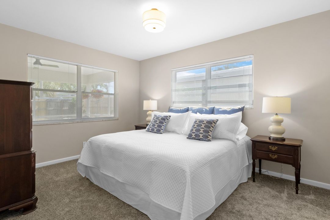 合同活跃: $809,000 (4 贝兹, 3 浴室, 1854 平方英尺)