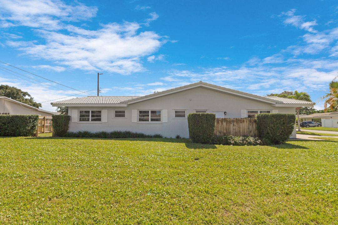 合同活跃: $809,000 (4 贝兹, 3 浴室, 1854 平方英尺)