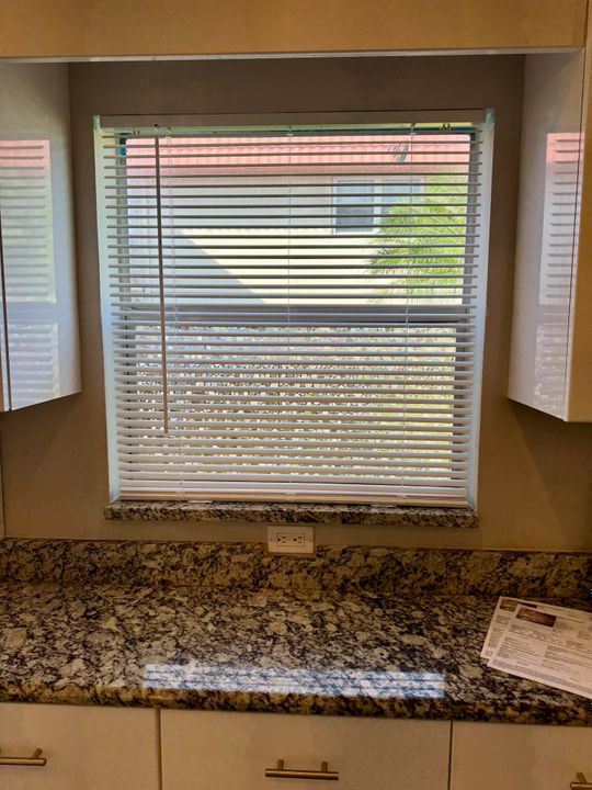 For Rent: $1,595 (2 beds, 2 baths, 880 Square Feet)