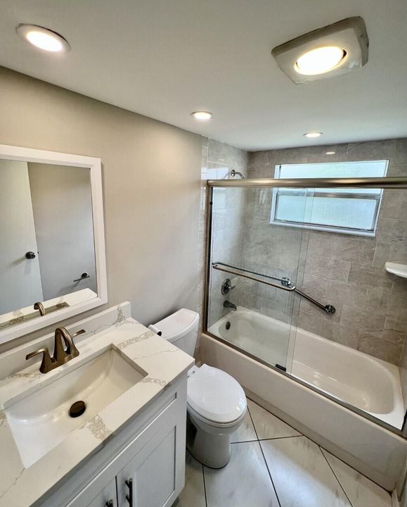 For Rent: $1,595 (2 beds, 2 baths, 880 Square Feet)