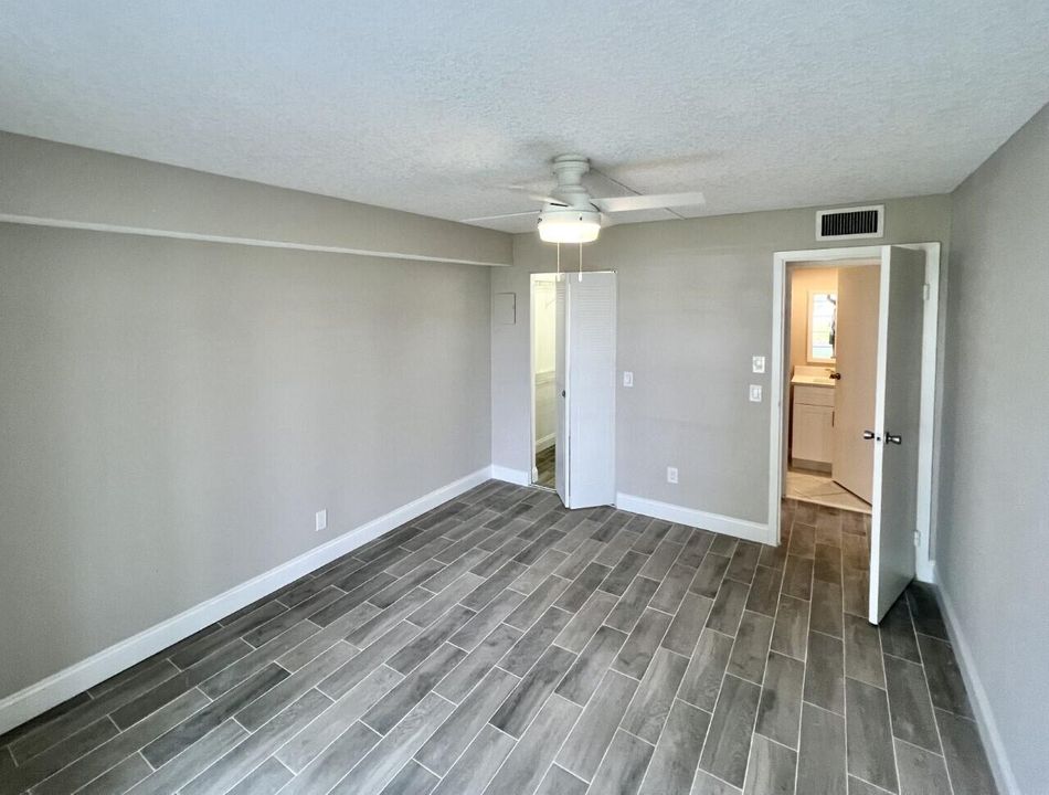 For Rent: $1,595 (2 beds, 2 baths, 880 Square Feet)
