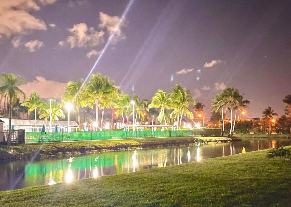 For Rent: $1,595 (2 beds, 2 baths, 880 Square Feet)