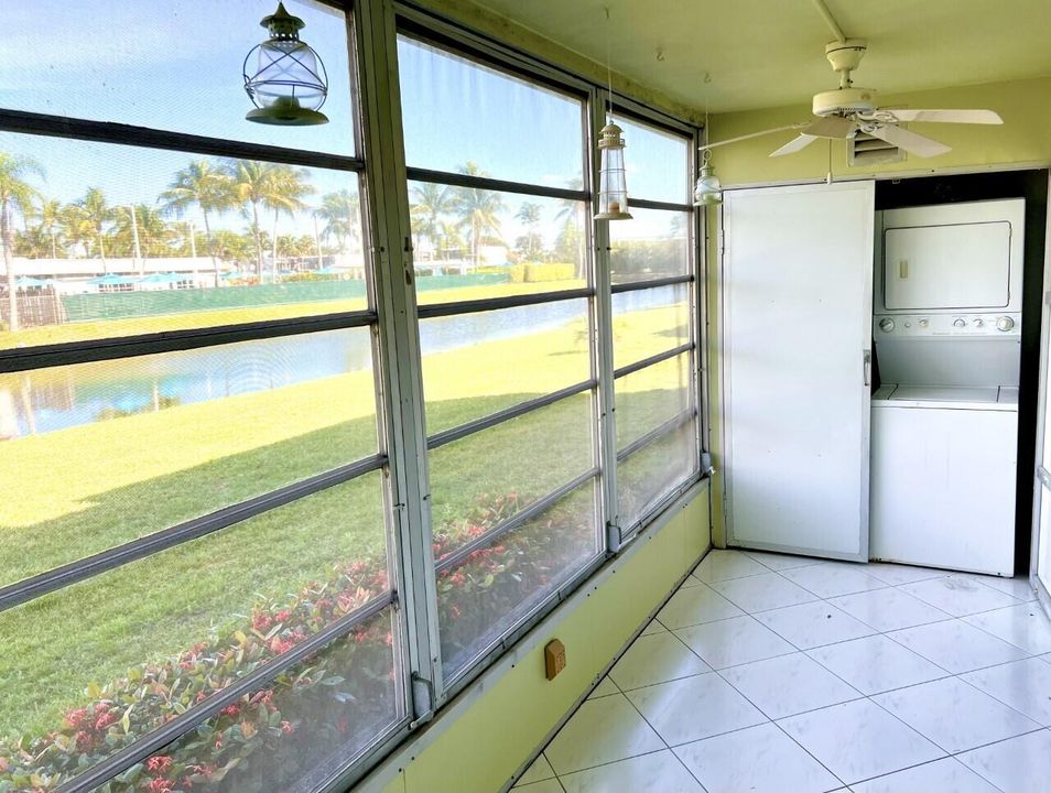 For Rent: $1,595 (2 beds, 2 baths, 880 Square Feet)