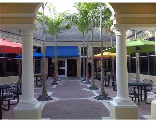 For Rent: $1,595 (2 beds, 2 baths, 880 Square Feet)