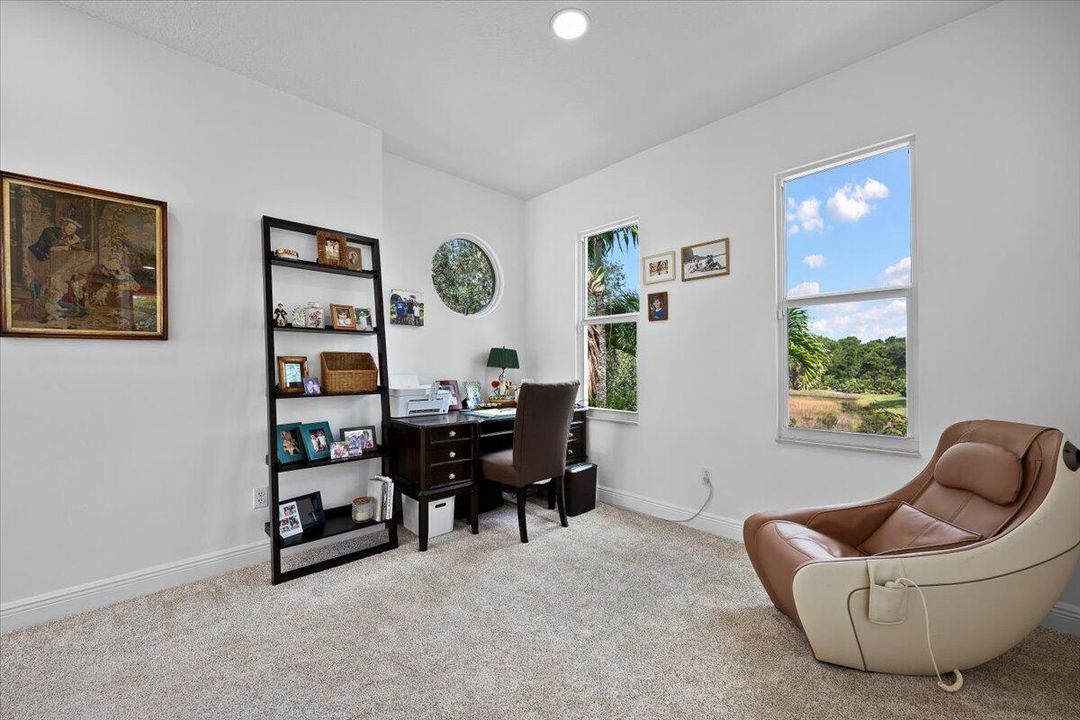 合同活跃: $1,450,000 (3 贝兹, 2 浴室, 2475 平方英尺)