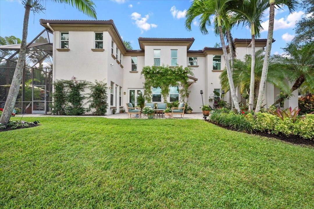 合同活跃: $1,450,000 (3 贝兹, 2 浴室, 2475 平方英尺)