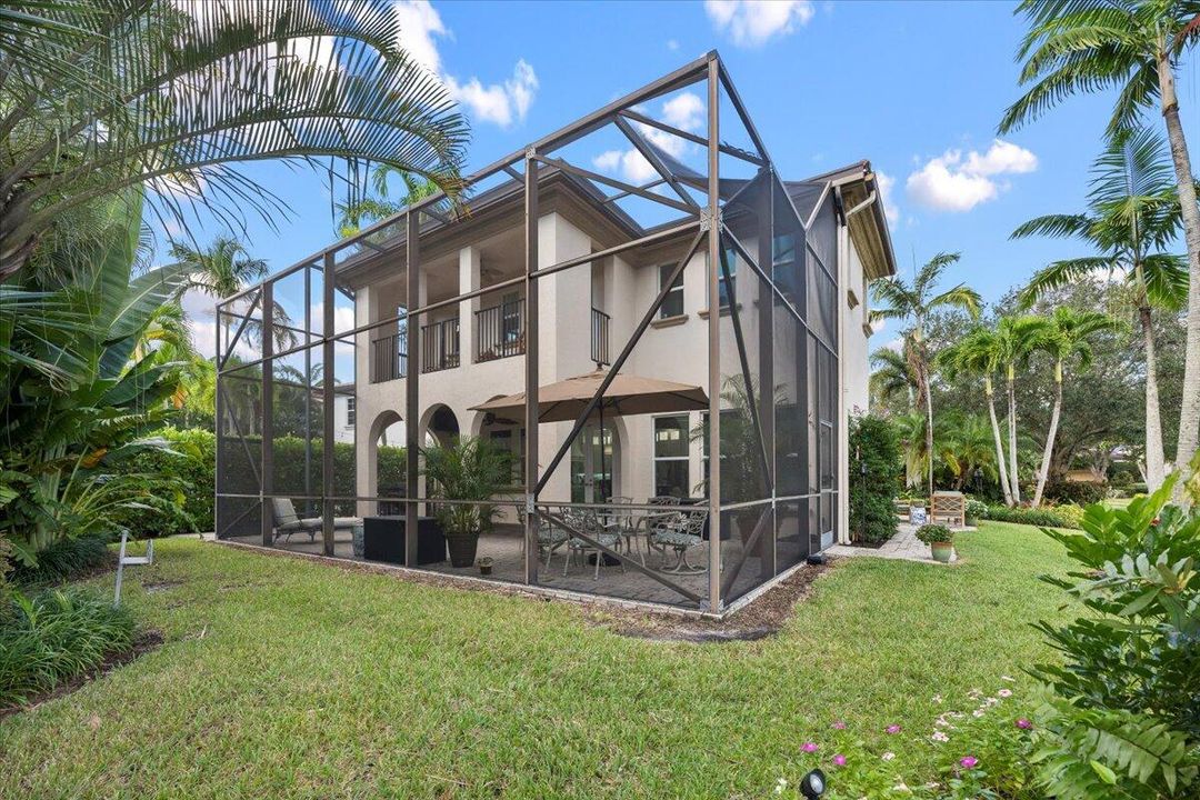 合同活跃: $1,450,000 (3 贝兹, 2 浴室, 2475 平方英尺)