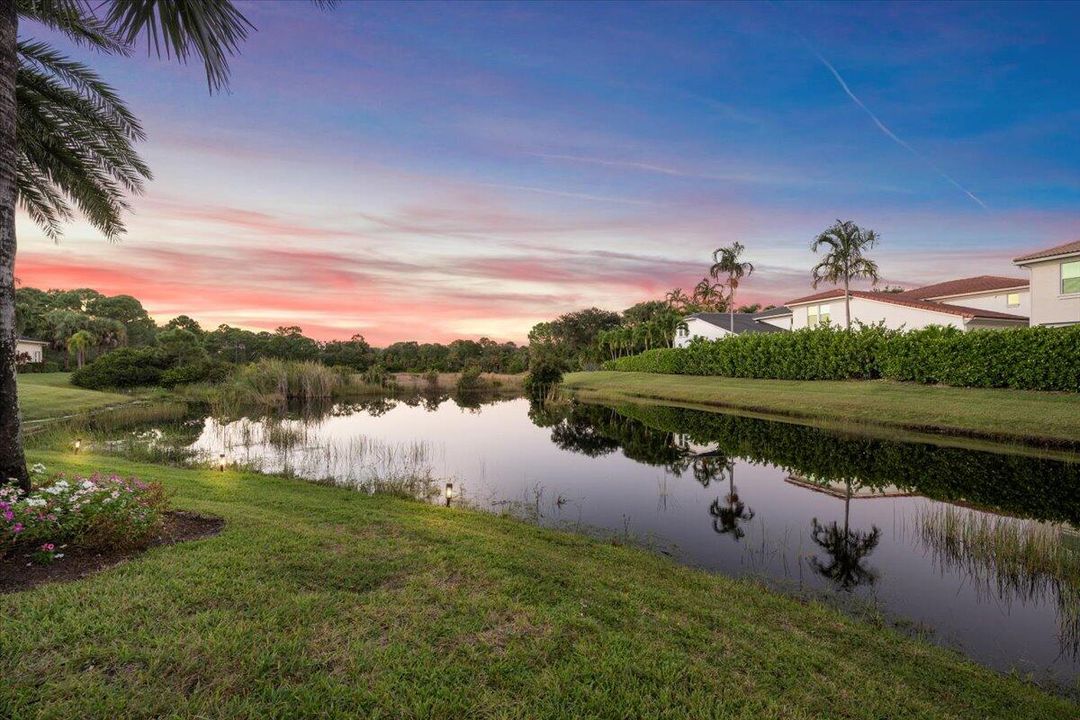 合同活跃: $1,450,000 (3 贝兹, 2 浴室, 2475 平方英尺)