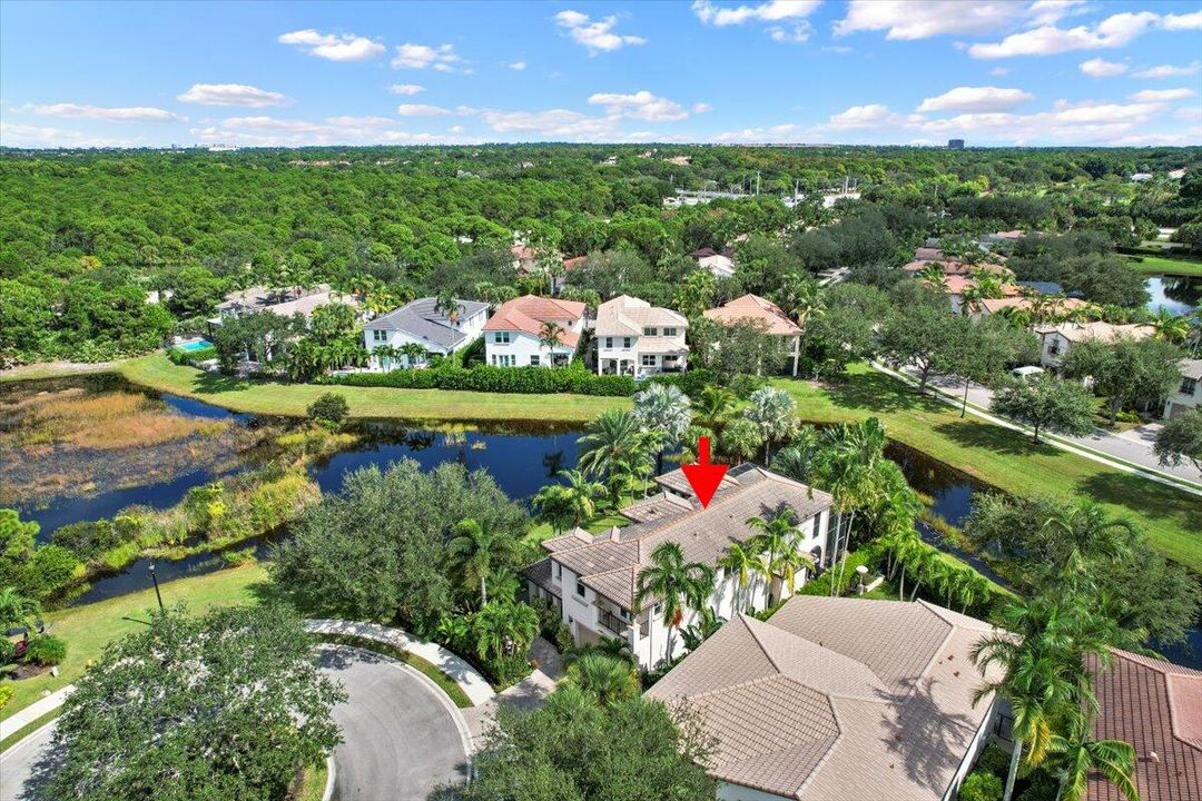 合同活跃: $1,450,000 (3 贝兹, 2 浴室, 2475 平方英尺)