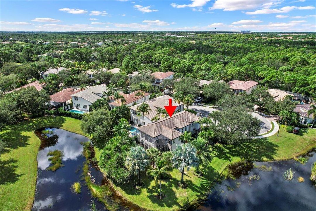 合同活跃: $1,450,000 (3 贝兹, 2 浴室, 2475 平方英尺)