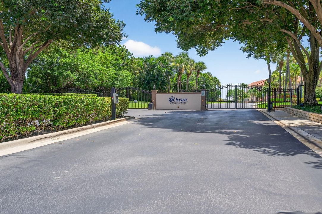 For Rent: $7,300 (2 beds, 2 baths, 1385 Square Feet)