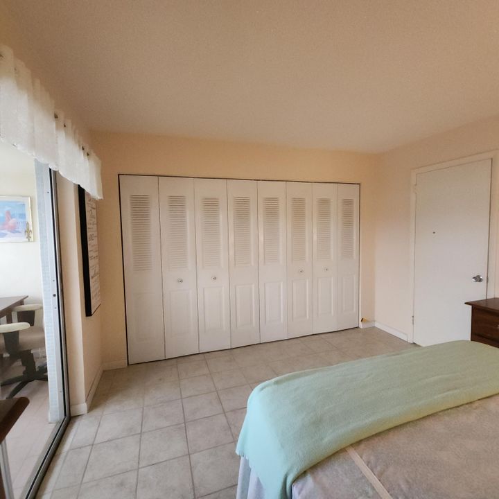 For Sale: $60,000 (1 beds, 1 baths, 570 Square Feet)