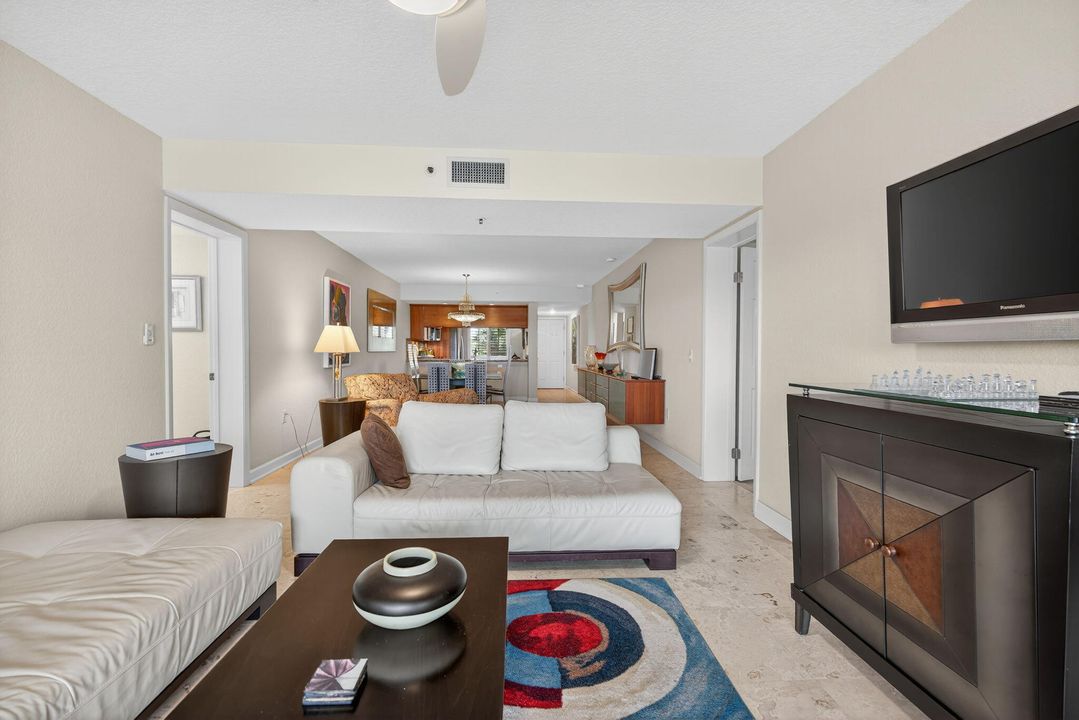 For Rent: $7,300 (2 beds, 2 baths, 1385 Square Feet)