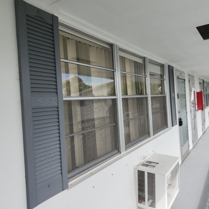 For Sale: $60,000 (1 beds, 1 baths, 570 Square Feet)