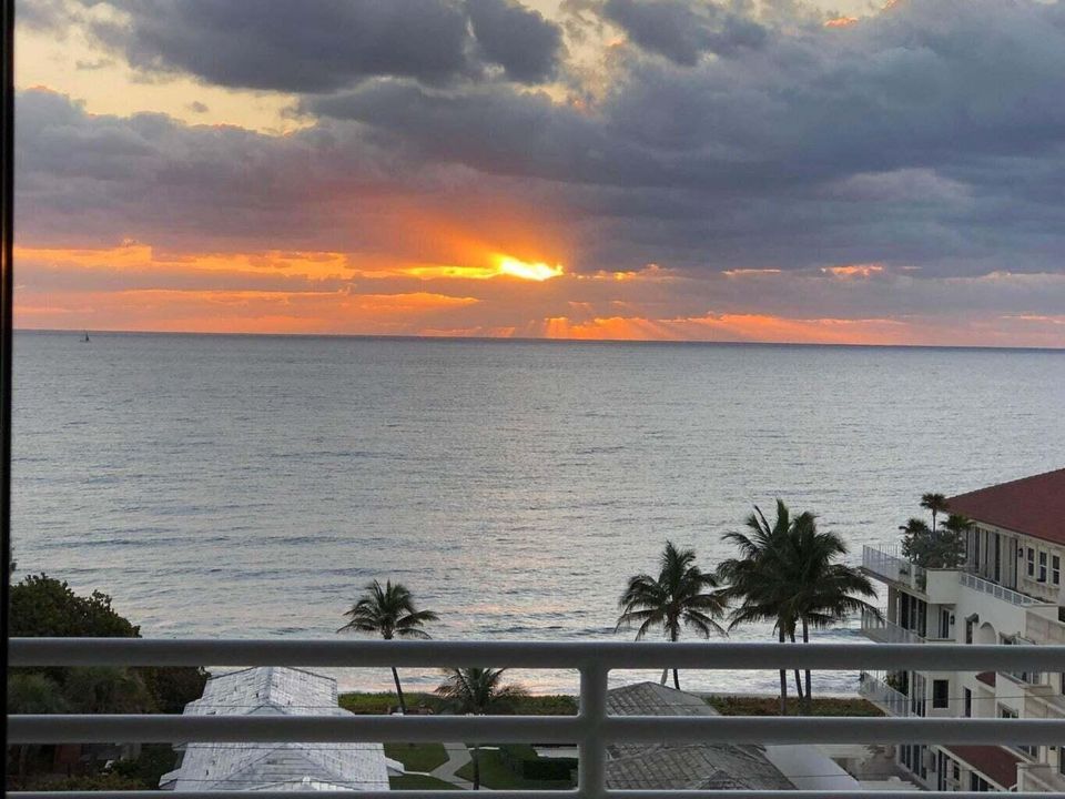 For Sale: $1,750,000 (3 beds, 2 baths, 1830 Square Feet)