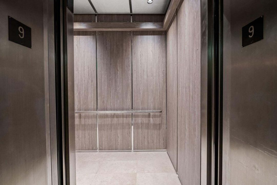 For Sale: $1,750,000 (3 beds, 2 baths, 1830 Square Feet)