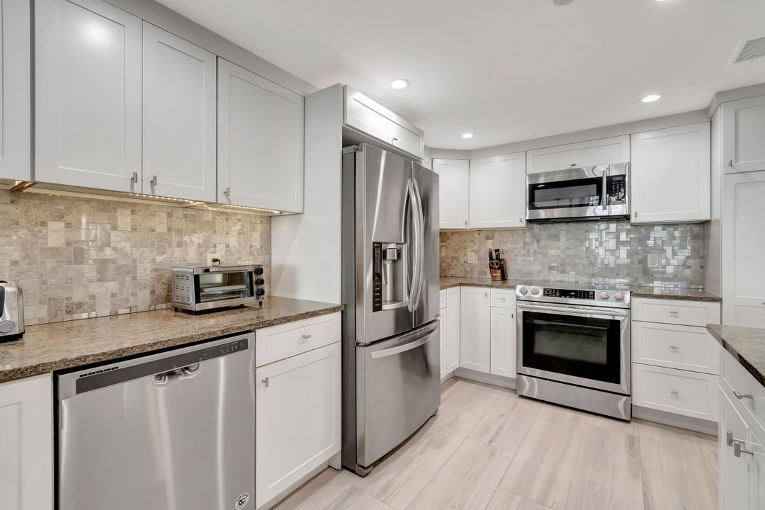 For Sale: $1,750,000 (3 beds, 2 baths, 1830 Square Feet)