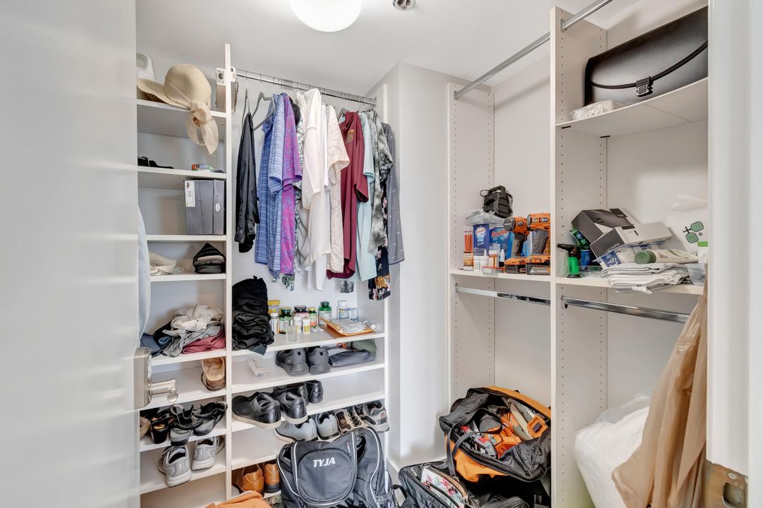 For Sale: $1,750,000 (3 beds, 2 baths, 1830 Square Feet)