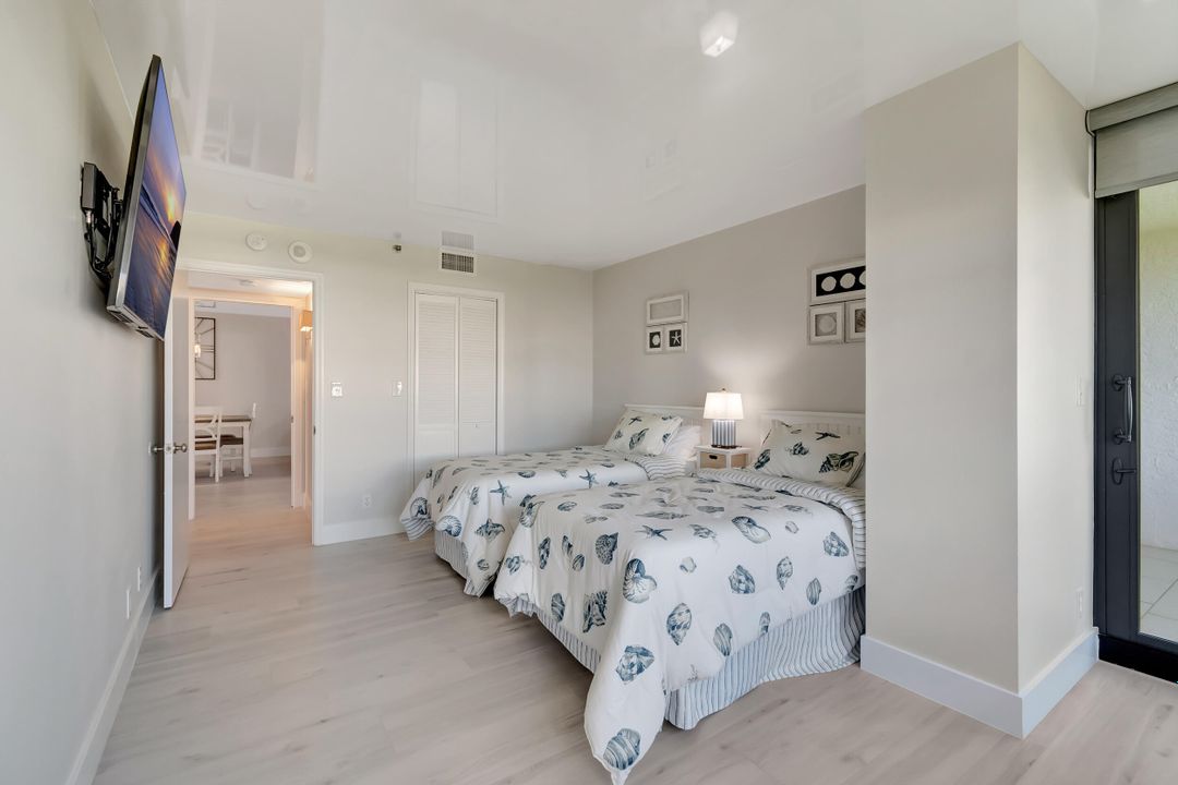 For Sale: $1,750,000 (3 beds, 2 baths, 1830 Square Feet)