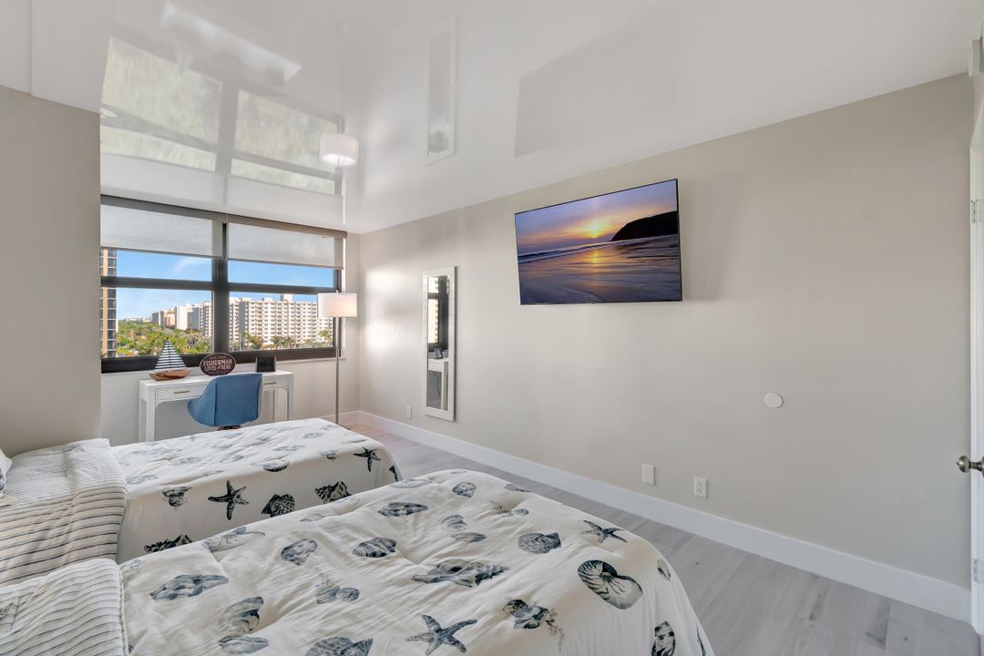 For Sale: $1,750,000 (3 beds, 2 baths, 1830 Square Feet)