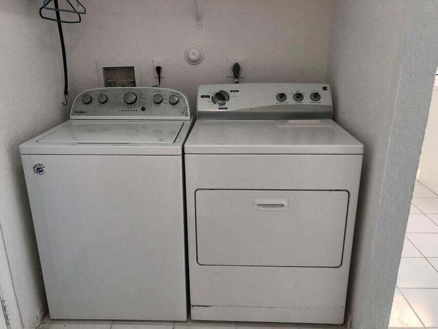 合同活跃: $3,500 (3 贝兹, 2 浴室, 1872 平方英尺)