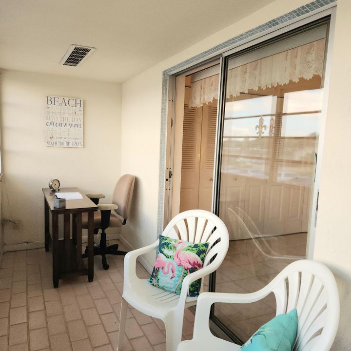 For Sale: $60,000 (1 beds, 1 baths, 570 Square Feet)