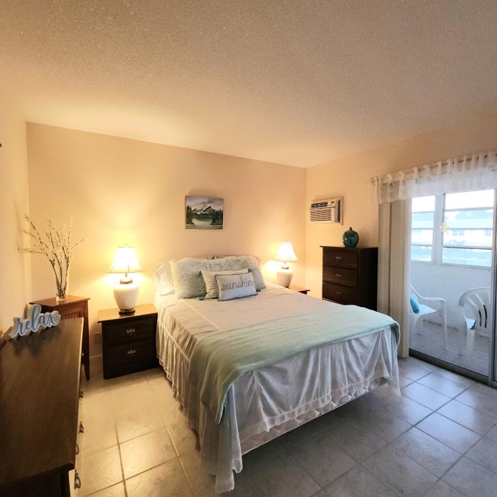 For Sale: $60,000 (1 beds, 1 baths, 570 Square Feet)