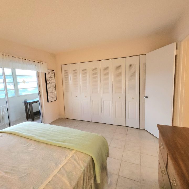 For Sale: $60,000 (1 beds, 1 baths, 570 Square Feet)