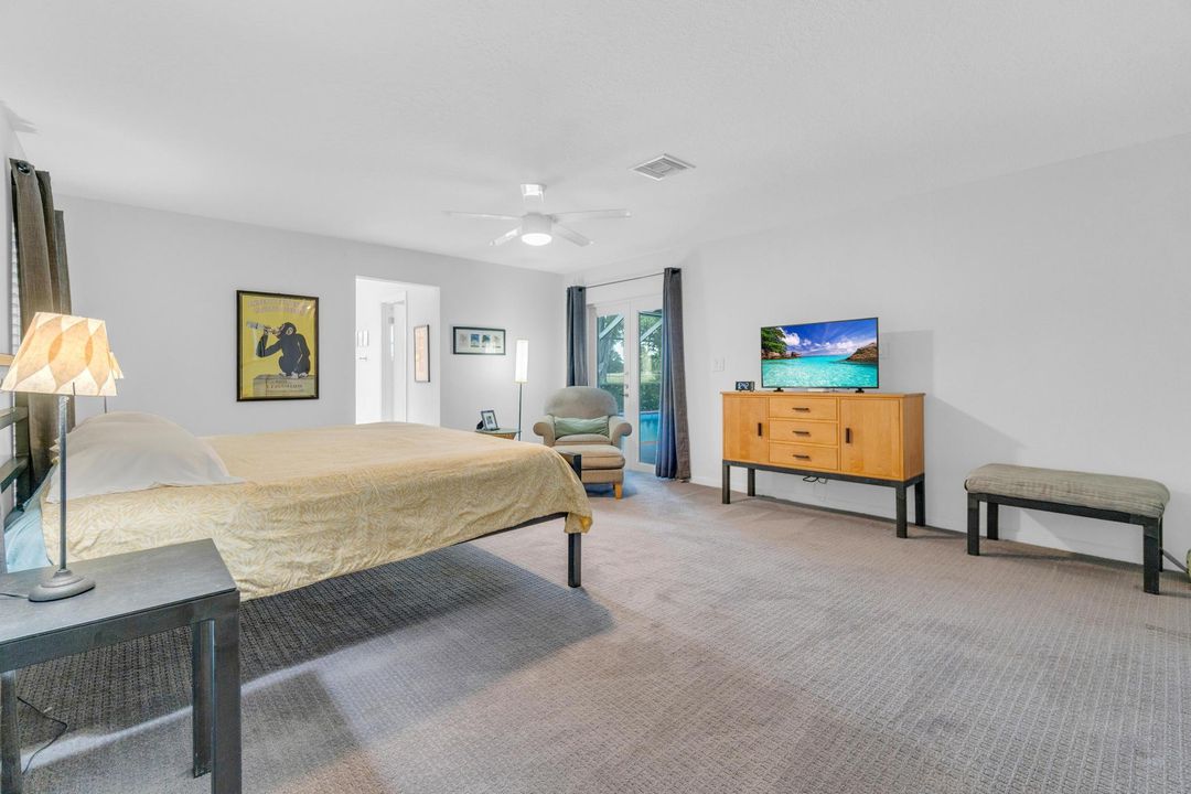 合同活跃: $799,950 (3 贝兹, 3 浴室, 2248 平方英尺)