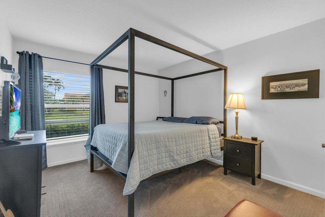 合同活跃: $799,950 (3 贝兹, 3 浴室, 2248 平方英尺)