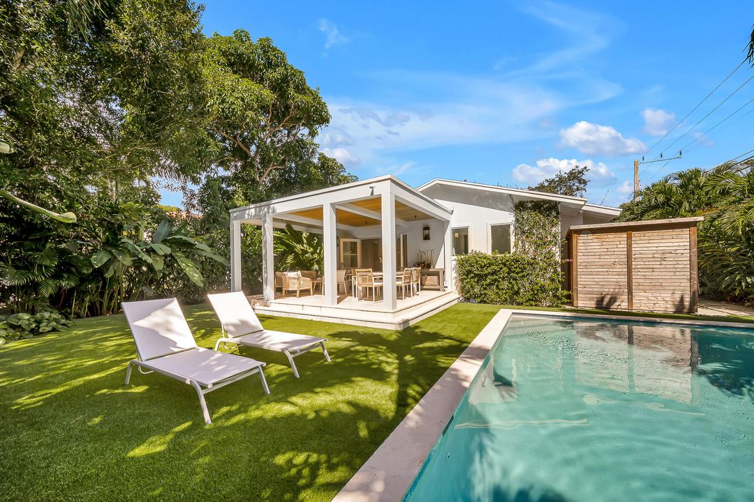 For Sale: $3,300,000 (2 beds, 2 baths, 1757 Square Feet)