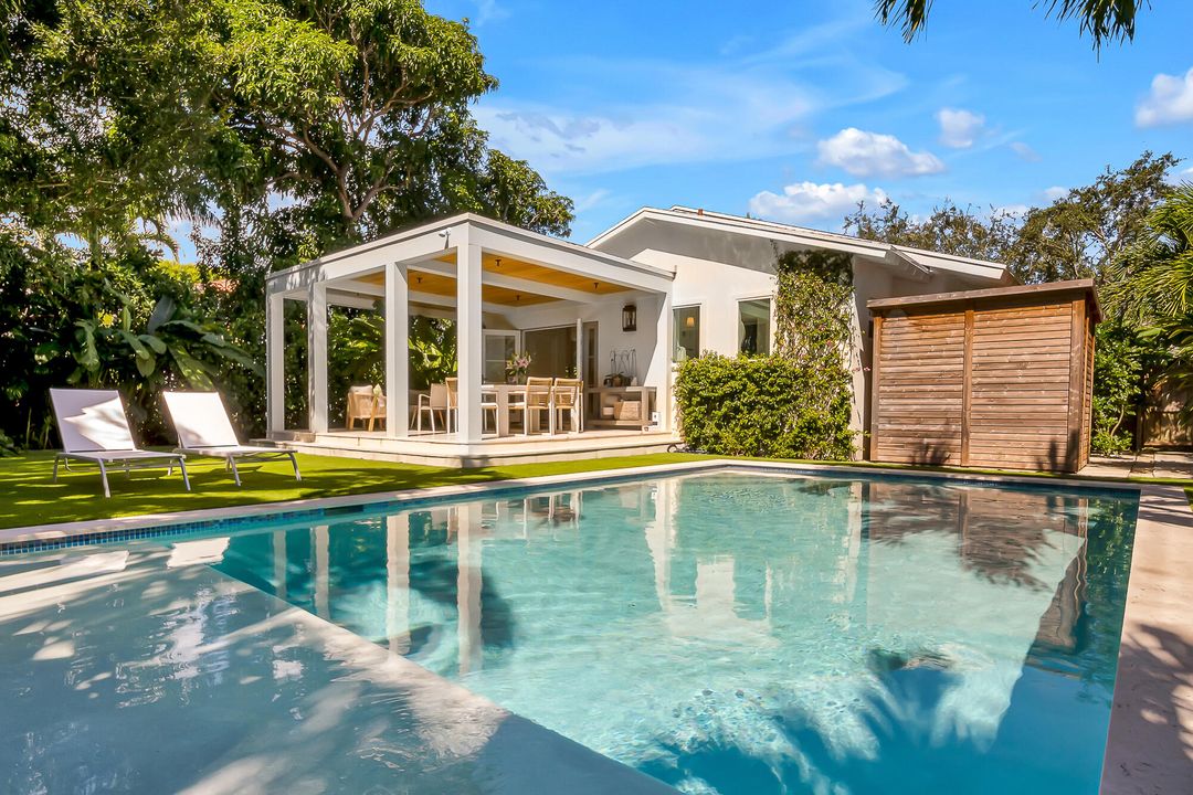 For Sale: $3,300,000 (2 beds, 2 baths, 1757 Square Feet)