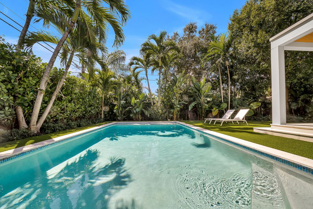 For Sale: $3,300,000 (2 beds, 2 baths, 1757 Square Feet)