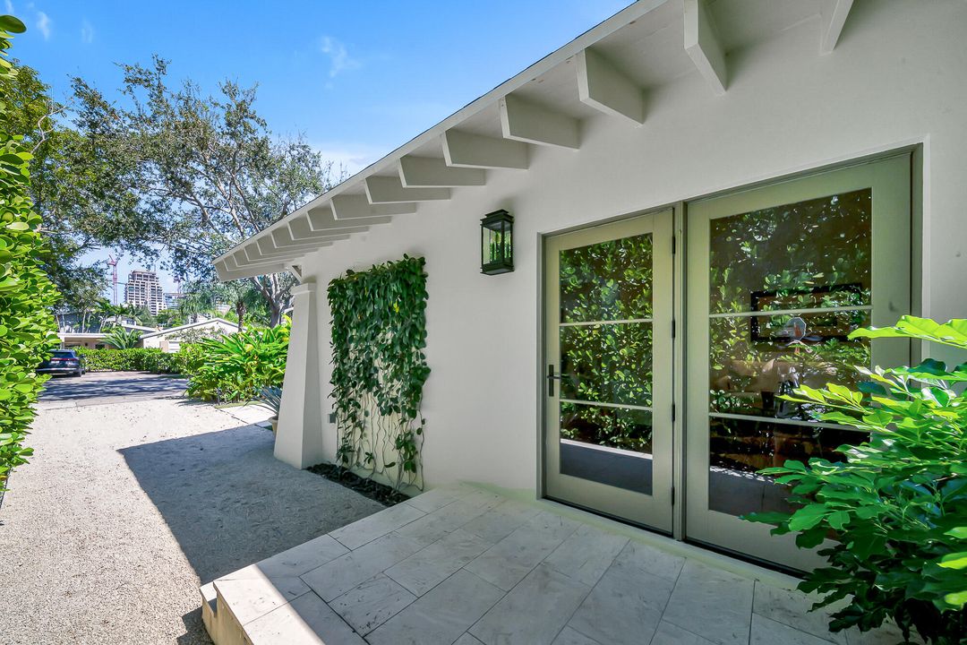 For Sale: $3,300,000 (2 beds, 2 baths, 1757 Square Feet)