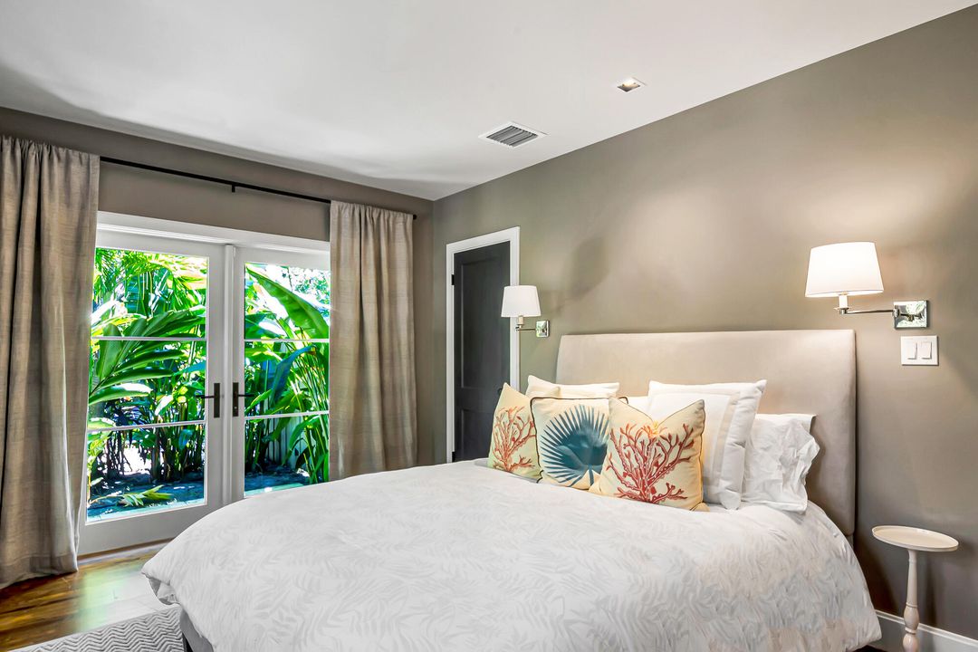 For Sale: $3,300,000 (2 beds, 2 baths, 1757 Square Feet)