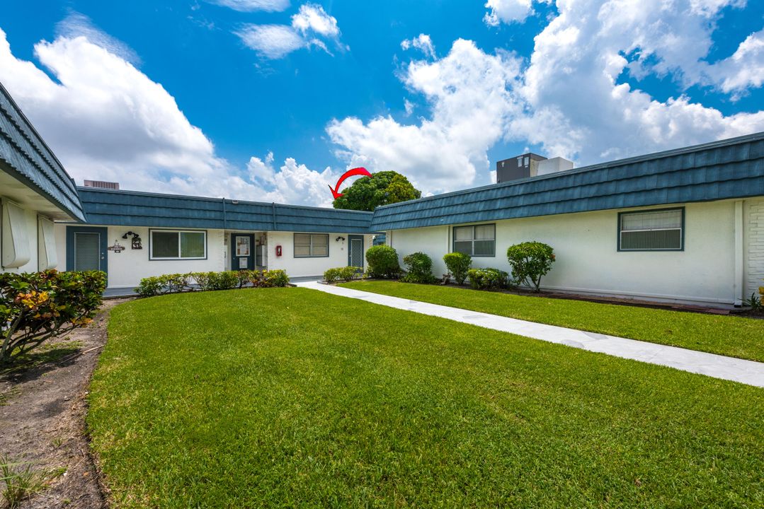 Под контрактом: $1,800 (1 спален, 1 ванн, 720 Квадратных фут)