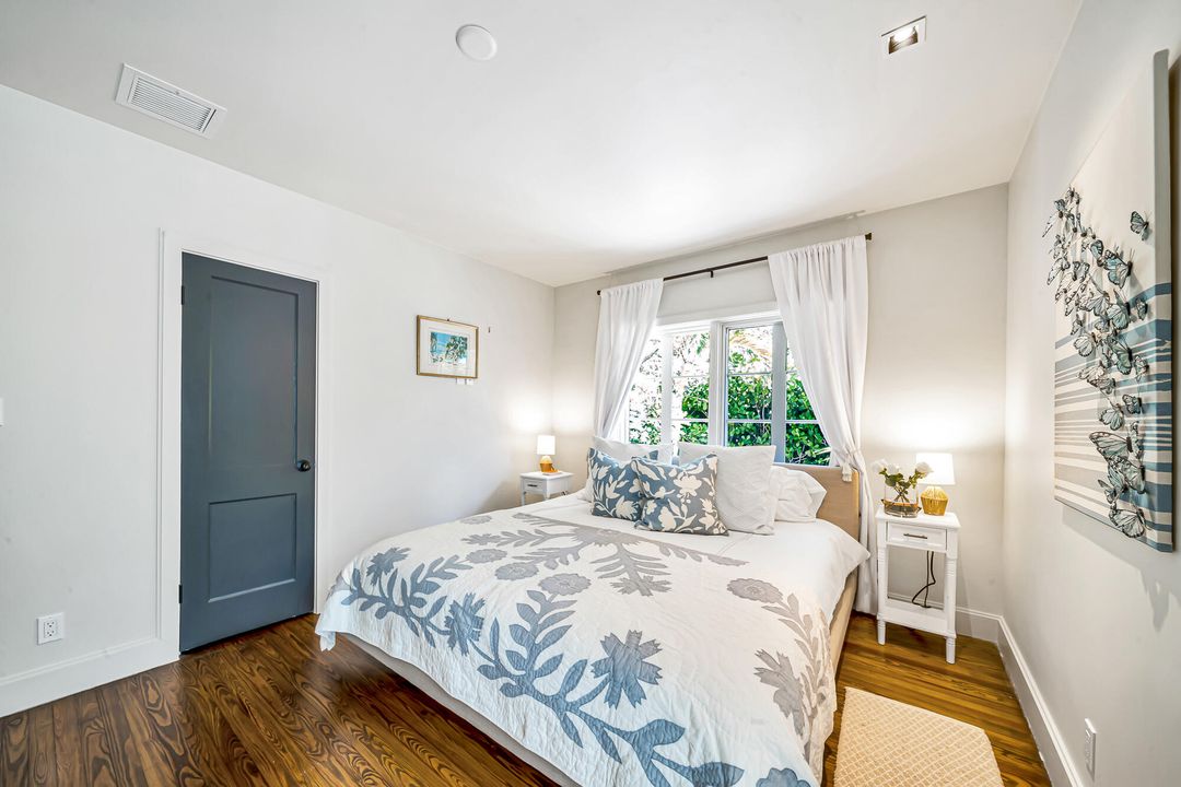 For Sale: $3,300,000 (2 beds, 2 baths, 1757 Square Feet)