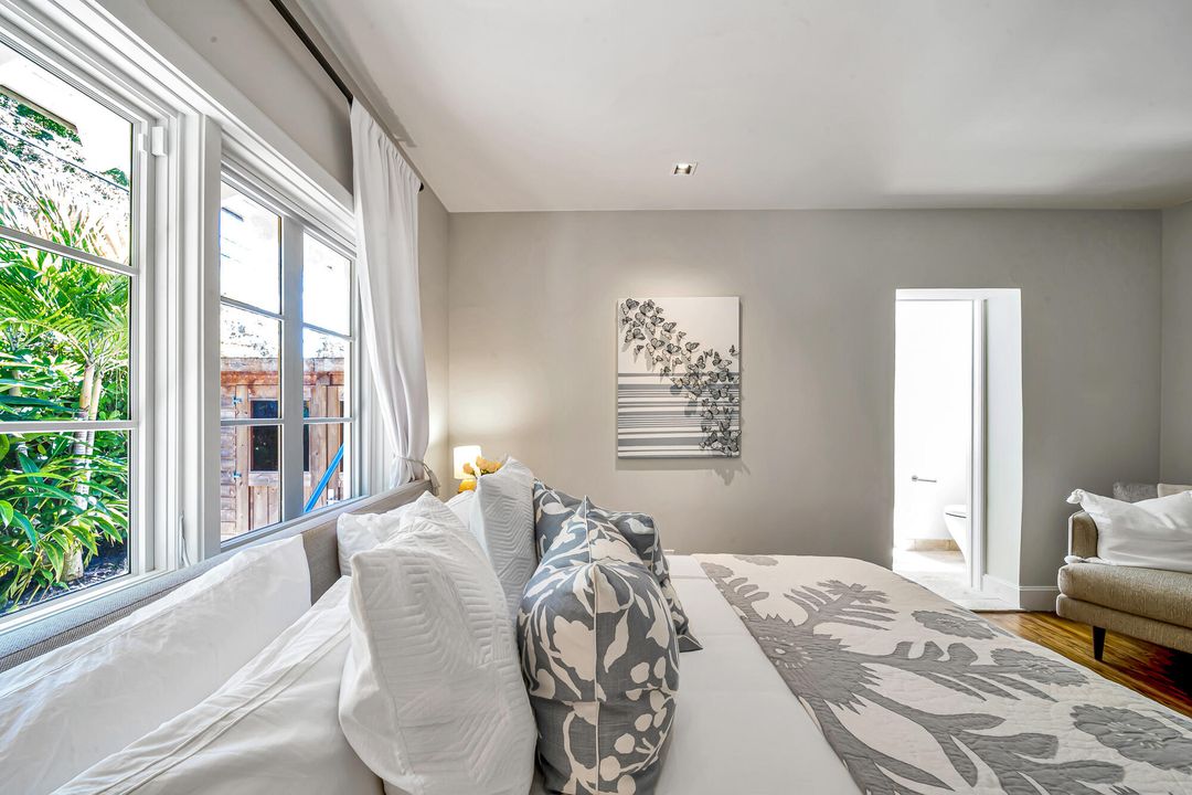 For Sale: $3,300,000 (2 beds, 2 baths, 1757 Square Feet)