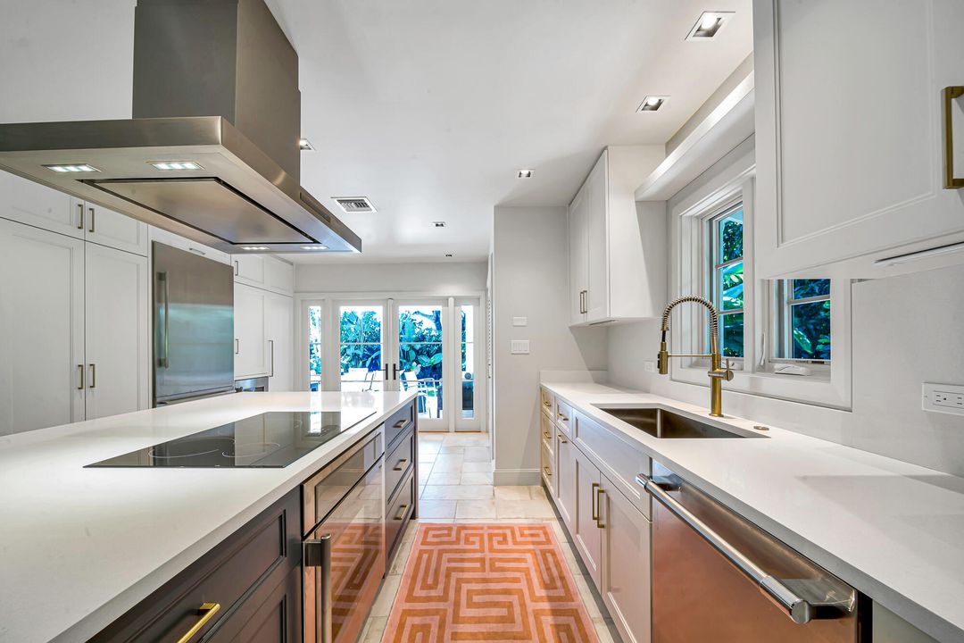 For Sale: $3,300,000 (2 beds, 2 baths, 1757 Square Feet)