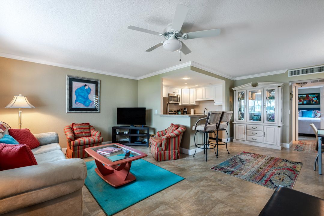 Под контрактом: $1,800 (1 спален, 1 ванн, 720 Квадратных фут)