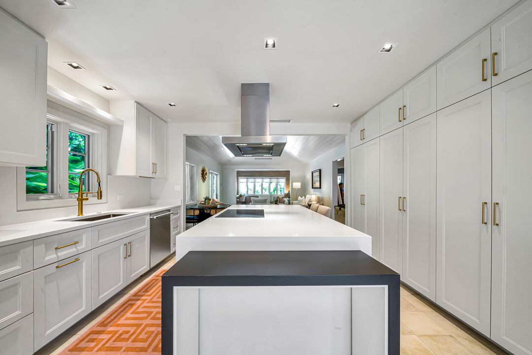 For Sale: $3,300,000 (2 beds, 2 baths, 1757 Square Feet)