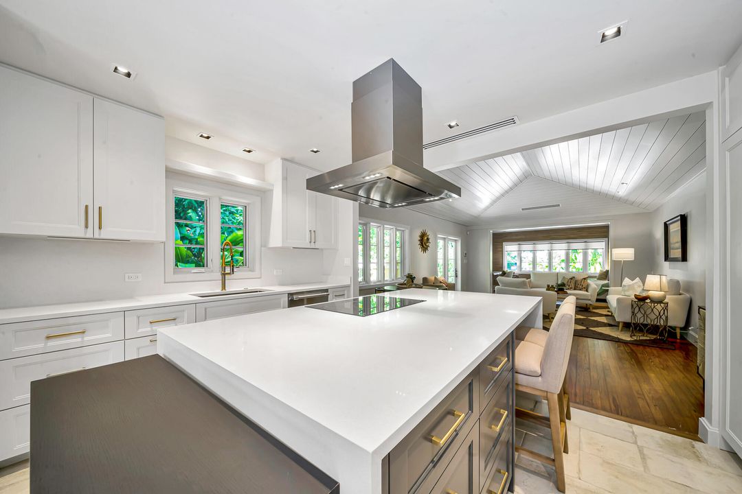 For Sale: $3,300,000 (2 beds, 2 baths, 1757 Square Feet)